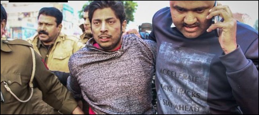 بھارت : مسلمانوں کے مظاہرے پر گولی چلانے والا ملزم رہا