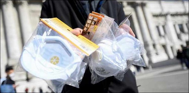 کرونا وائرس: 46 ہزار روپے میں ماسک فروخت، ویڈیو وائرل