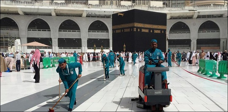 کرونا وائرس : حفاظتی اقدامات کے بعد مسجد الحرام اور مسجد نبویﷺ زائرین کیلئے کھول دی گئی