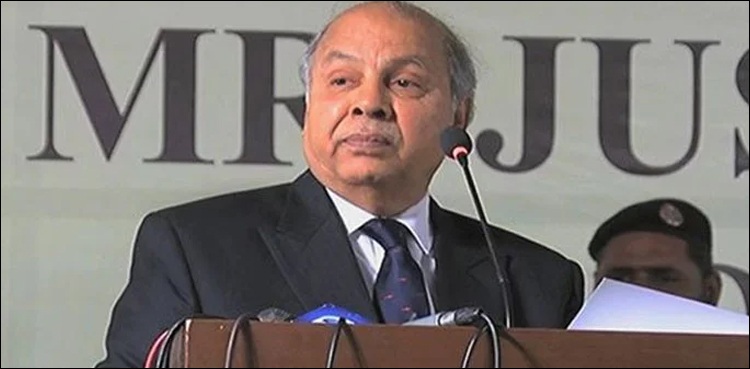 خواتین کو بھی موٹر سائیکل چلانی چاہئے، چیف جسٹس