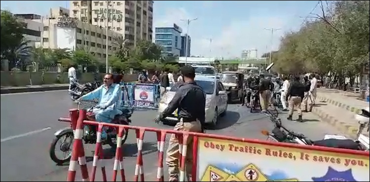 سندھ میں لاک ڈاؤن، شہری صبح ہی سے سڑکوں پر آ گئے