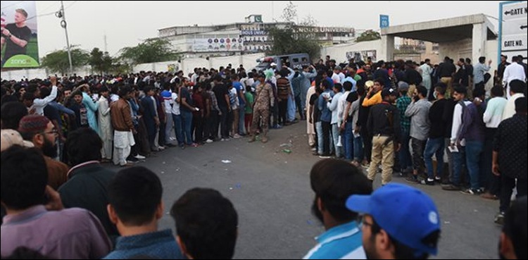 پی ایس ایل میچز، سندھ حکومت کی بخار میں مبتلا شائقین کو اسٹیڈیم نہ آنے کی ہدایت