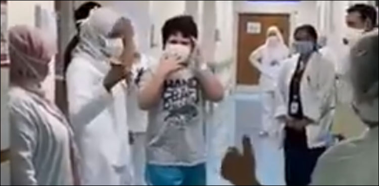 متحدہ عرب امارات میں کرونا وائرس کا کم عمر ترین مریض صحتیاب