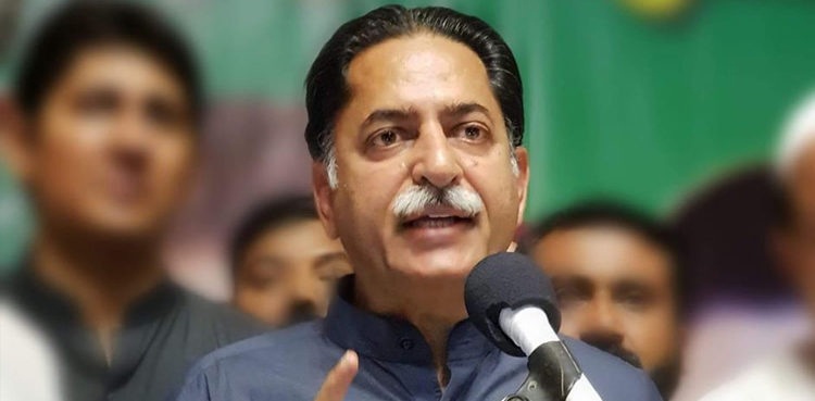 حکومت کیوں نہیں کہتی بانی پی ٹی آئی کو چھڑوانے کیلئے دباؤ ہے: جاوید لطیف