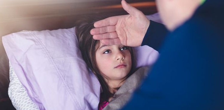 بچوں میں کرونا کی علامات کیا ہوتی ہیں؟ ماہرین نے بتا دیا