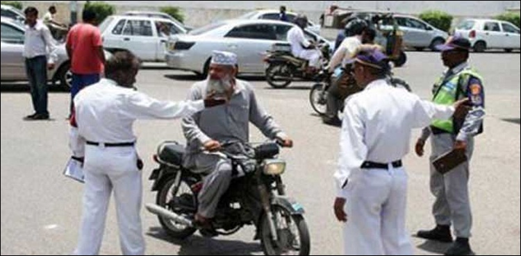 لاک ڈاؤن، ڈیوٹی پر مامور اہلکار ماسک، دستانے پہنیں، خود چیک کرونگا، ڈی آئی جی ٹریفک