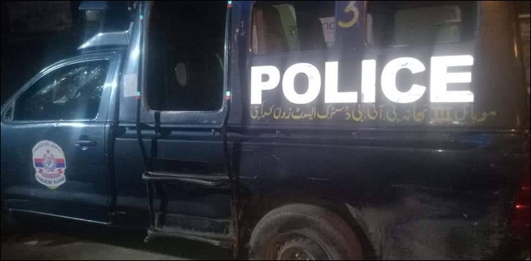 راشن مجمع کو منتشر کرنے کے لیے پولیس اہل کار کی فائرنگ، خاتون جاں بحق