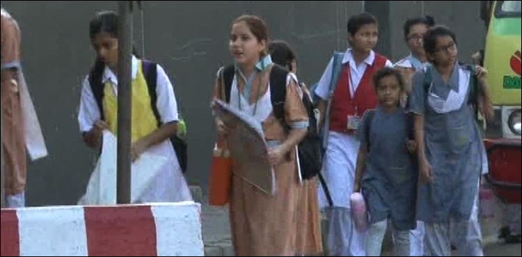 کراچی، پرائیویٹ اسکولز نے حکومت کے احکامات ہوا میں اُڑا دیے