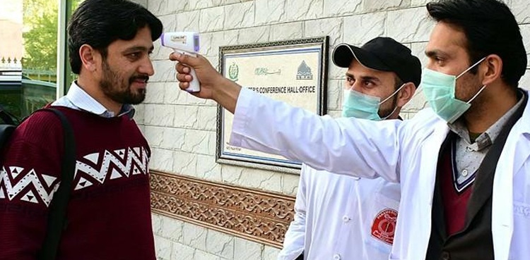 کروناوائرس: تفتان سرحد سے مزید زائرین سکھر پہنچ گئے