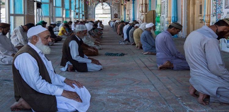 ملک بھر میں عید الفطر آج منائی جا رہی ہے