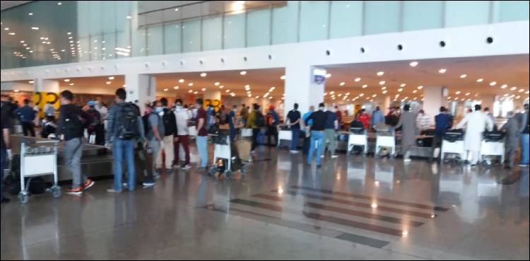 پی آئی اے کی خصوصی پرواز: عراق میں پھنسے 250 پاکستانیوں کی وطن واپسی
