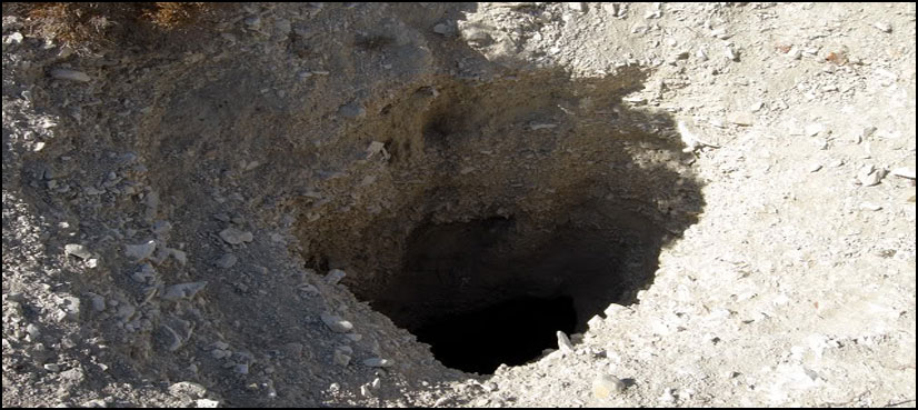 بھارت : نوجوان اچانک مٹی میں دھنس گیا