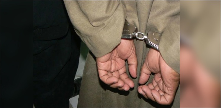 کراچی پولیس  کی بڑی کارروائی ، انتہائی مطلوب گینگ وار کا ٹارگٹ کلر گرفتار