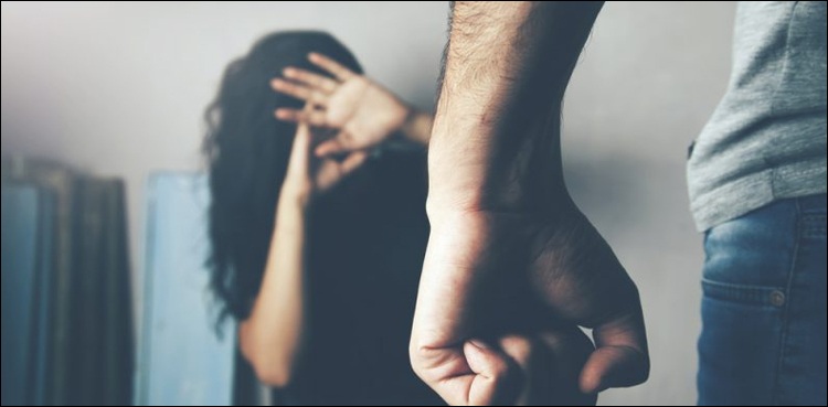 لاک ڈاؤن: گھریلو تشدد کی نئی کہانیاں‌ رقم ہونے لگیں