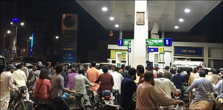 ملک بھر میں پیٹرول کا بحران سر اٹھانے لگا
