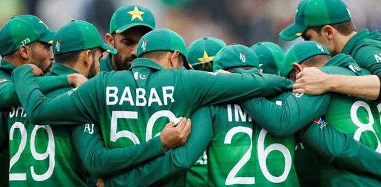 فکسرز سرگرم، پاکستانی کرکٹرز کو سوشل میڈیا احتیاط سے استعمال کرنے کا مشورہ