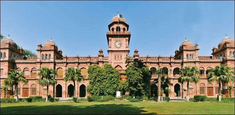 پنجاب کی تمام جامعات میں ترجمے کے ساتھ قرآن پاک پڑھانا لازمی قرار