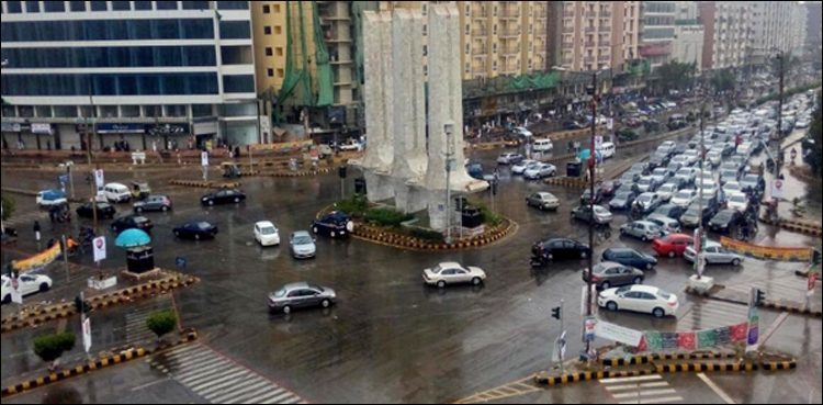 کراچی کے مختلف علاقوں میں بارش، موسم خوشگوار ہوگیا
