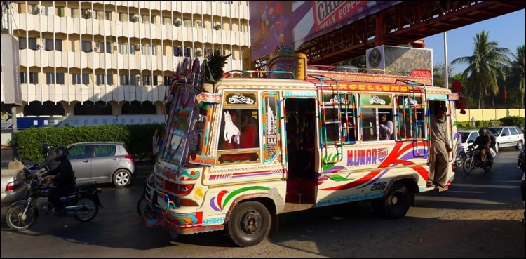 کراچی کے ایک ضلع سے دوسرے ضلع ٹرانسپورٹ چلانے کی اجازت