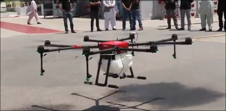پاکستانی انجینئرز کا ایک اور کارنامہ، کسانوں کے لیے جدید ڈرون تیار