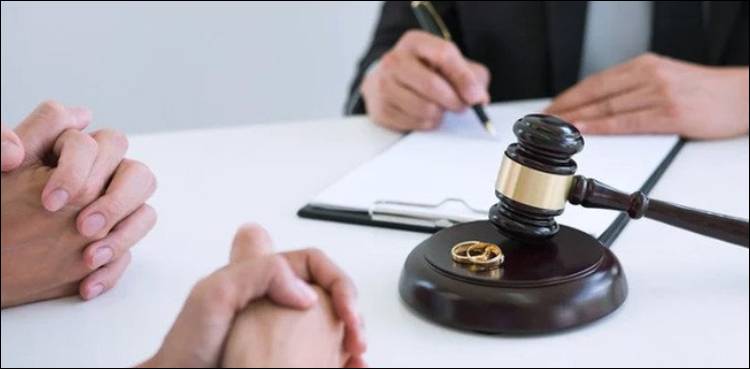 سعودی عرب: شوہر سے علیحدگی کا مطالبہ کرنے والی خاتون کو قانونی کارروائی کا خطرہ