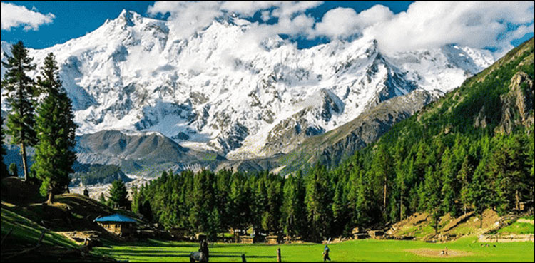 10 روز میں 6 لاکھ سے زائد سیاحوں کی شمالی علاقہ جات آمد