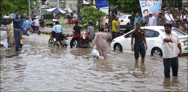 لاہور اور دیگر شہروں سے بارش کے پانی کی نکاسی نہ ہونے پر عثمان بزدار سخت برہم