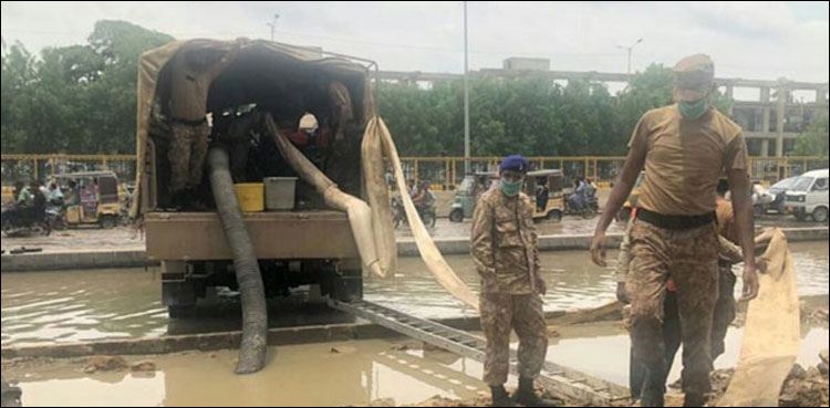 مون سون بارشیں، ضلع دادو میں بھی آرمی ٹیمیں رسیکیو آپریشن کو پہنچ گئیں