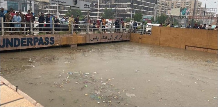 کراچی کے مختلف علاقوں میں ڈوب کر 10 افراد جاں بحق