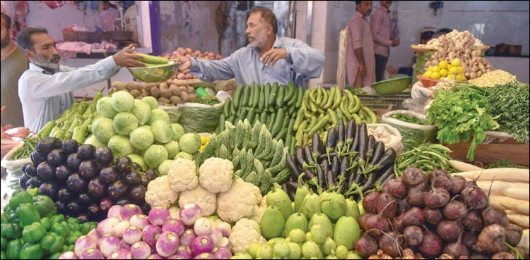 رمضان المبارک: پھل اور سبزیوں کی قیمتوں میں ریکارڈ اضافہ، لوگ خریدنے سے قاصر