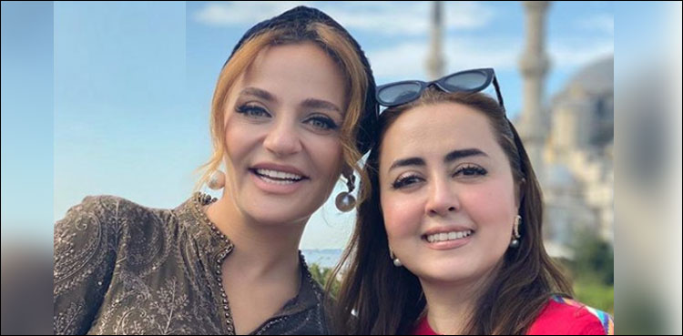 پاکستانی ڈیزائنر کی ارطغرل ڈرامے کی مشہور اداکارہ سے ملاقات