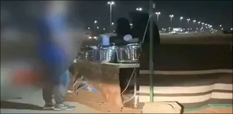 سعودی خاتون میں غربت کے باجود دوسروں کی مدد کرنے کا جذبہ