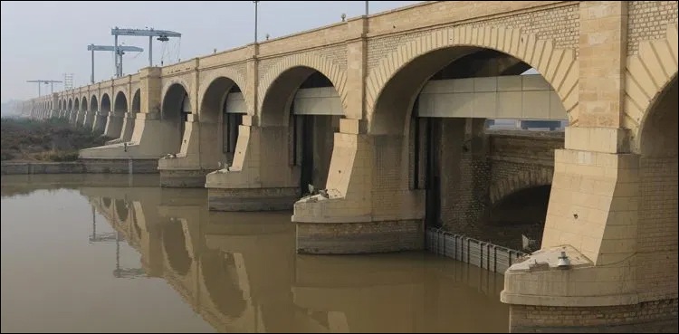 سکھر بیراج انتظامیہ نے وزیر اعلیٰ سندھ سے حقیقت چھپا لی
