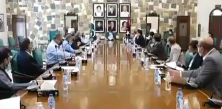 سائٹ کراچی کی برسوں سے ٹوٹی پھوٹی سڑکوں کی قسمت جاگ اٹھی