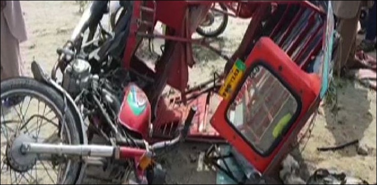 لاہور: ٹرک نے موٹر سائیکل رکشے کو روند ڈالا، 5 افراد جاں بحق