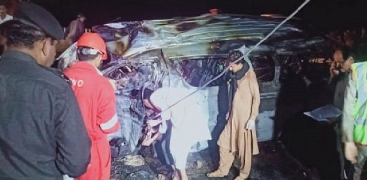 نوری آبادی ٹریفک حادثہ، ایک ہی خاندان کے 5 افراد لقمہ اجل بن گئے