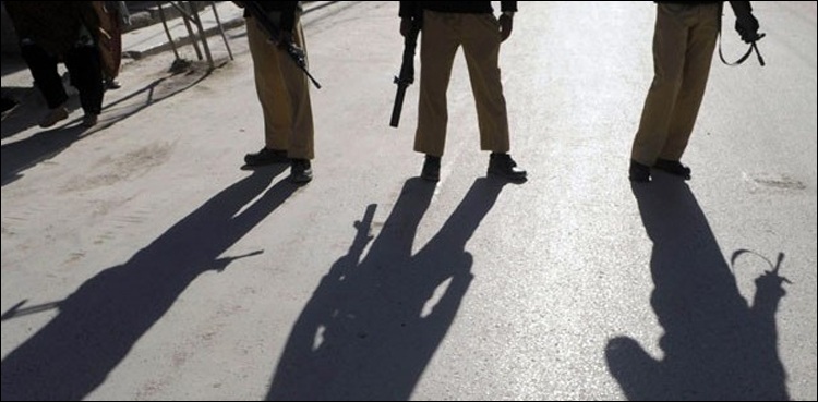 زیادتی کیس کے 2 ملزم ہتھکڑیوں سمیت پولیس حراست سے فرار
