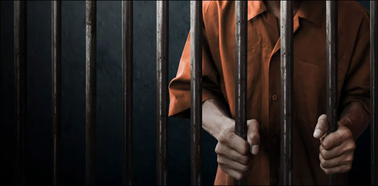 قیدیوں کو ‘بے بی شارک’ سننے کی سزا