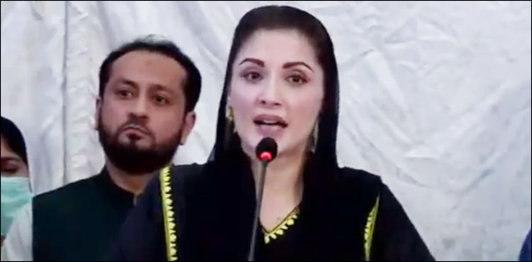 رش اتنا تھا کہ شاہد خاقان موٹرسائیکل پر جلسہ گاہ پہنچے، مریم نواز
