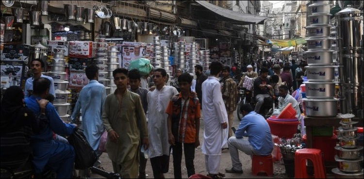 پاکستان میں کورونا کی بہتر صورتحال ، ایک روز میں تقریبا 800 کے قریب  کیسز رپورٹ