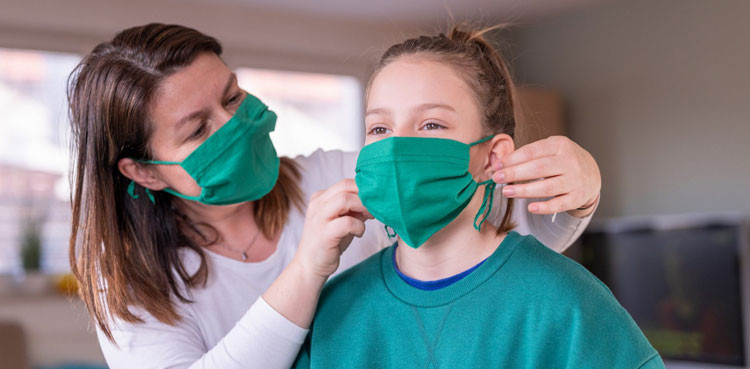 فیس ماسک پہننے کا صحیح طریقہ کیا ہے؟ ماہرین کی نئی تحقیق