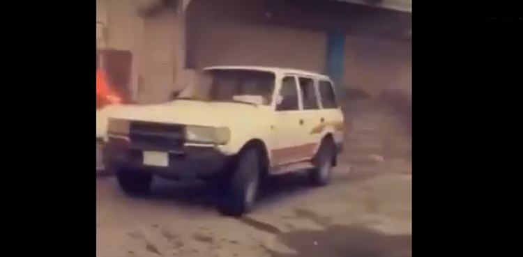بہادر انسان نے جان ہتھیلی پر رکھ کر شہر کو بڑی تباہی سے بچا لیا، ویڈیو وائرل