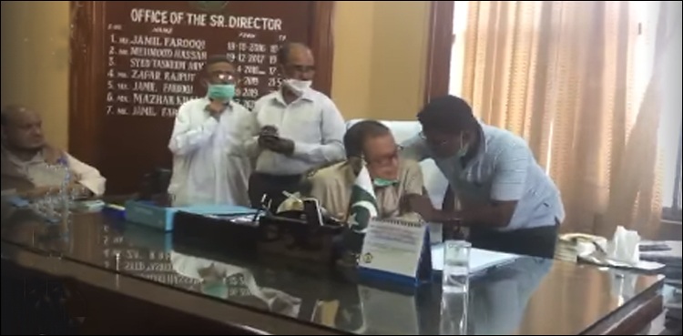 کرونا مریض کی انتقامی کارروائی، افسر قرنطینہ ہو گئے