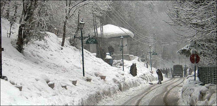 مری کی رونقیں بحال : سیاحوں کی آمد شروع
