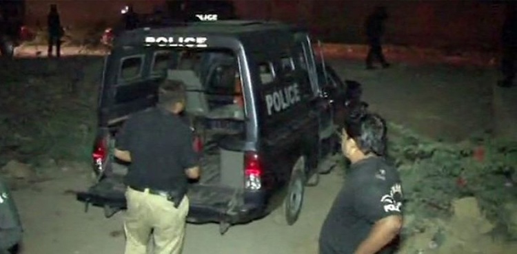 کراچی : ملزمان کا تعاقب کرتے ہوئے پولیس کا انوکھا فیصلہ