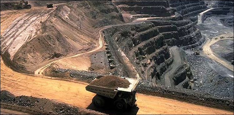 تھرکول کے بدلے تھر کے رہنے والوں کے لیے سولر سسٹم