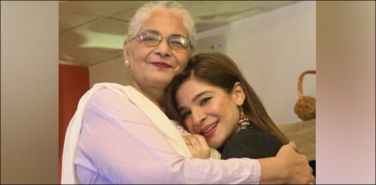 عائشہ عمر کا والدہ کے لیے جذباتی پیغام