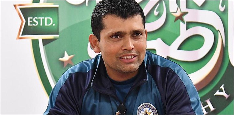 نئے پلیئرز کے بےخوف کرکٹ کھیلنے پر کامران اکمل خوشی سے نہال