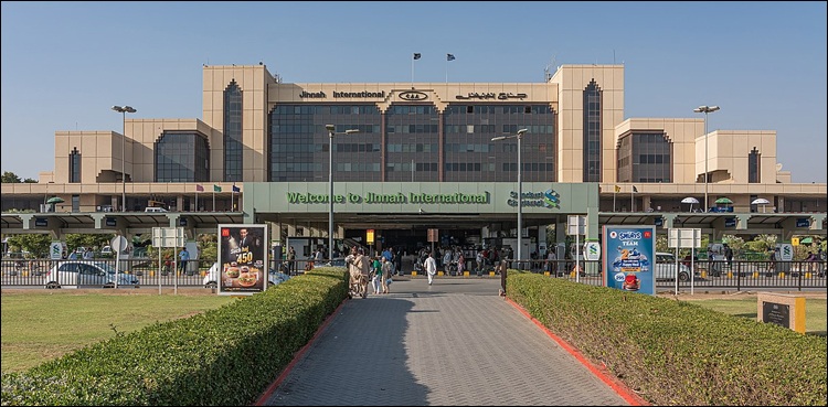 کراچی ایئرپورٹ پر ایک دن میں 30 افراد آف لوڈ