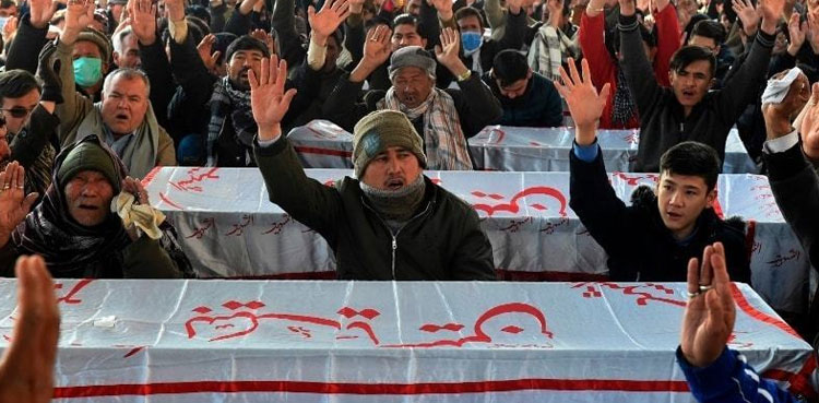 سانحہ مچھ کے لواحقین کا  حکومت سے معاوضہ چیک کے بجائے  نقد ادا کرنے کا مطالبہ